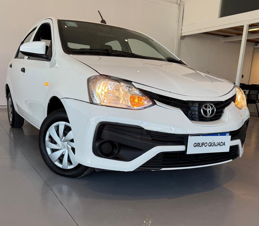 Toyota Etios 1.5 x MT6 4P