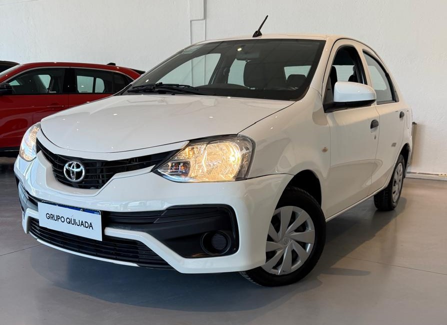 Toyota Etios 1.5 x MT6 4P