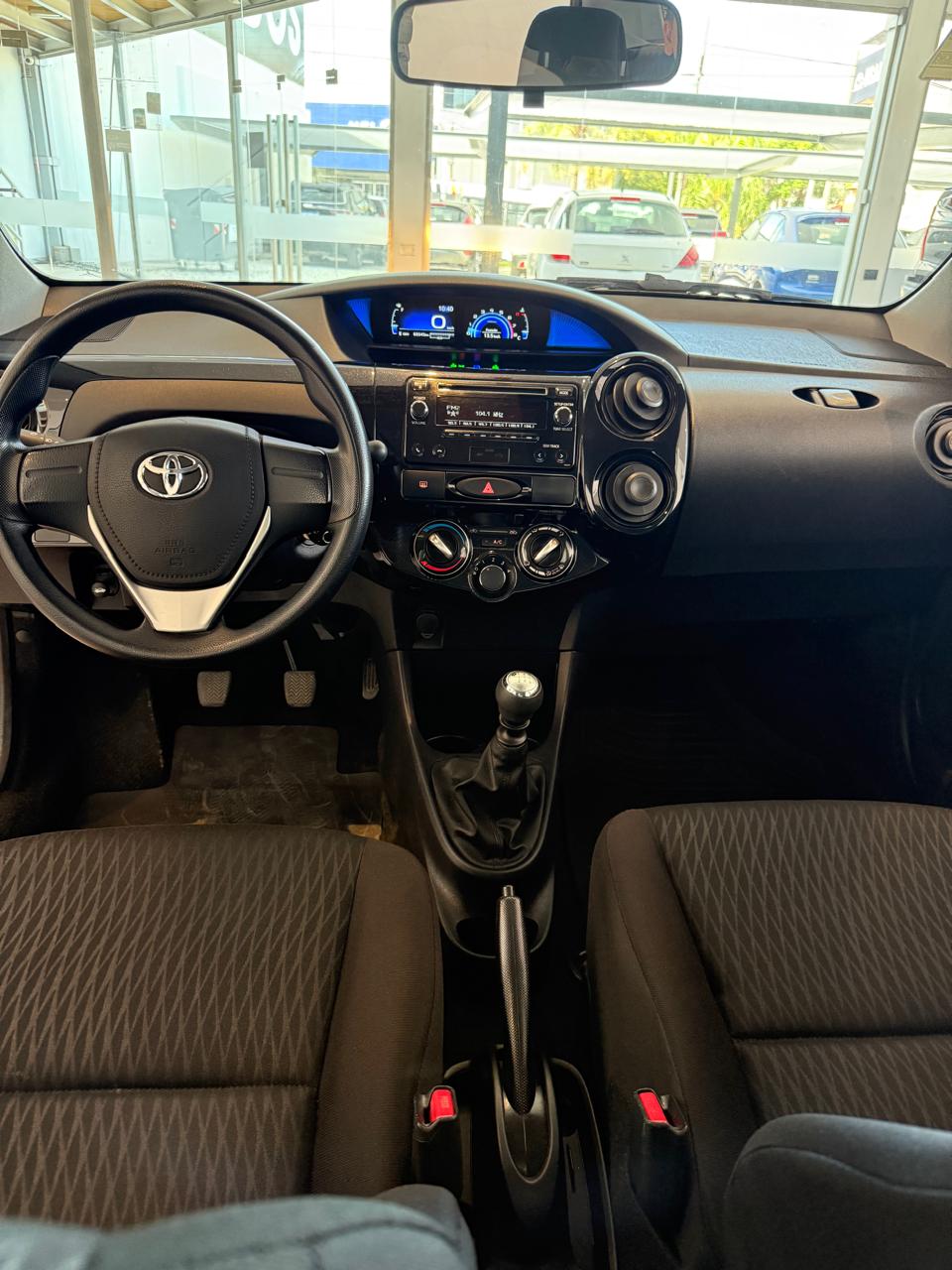 Toyota Etios 1.5 x MT6 4P