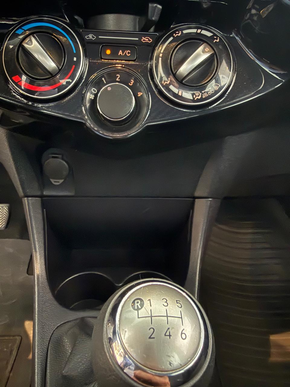 Toyota Etios 1.5 x MT6 4P