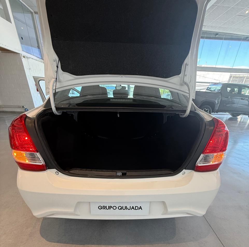 Toyota Etios 1.5 x MT6 4P