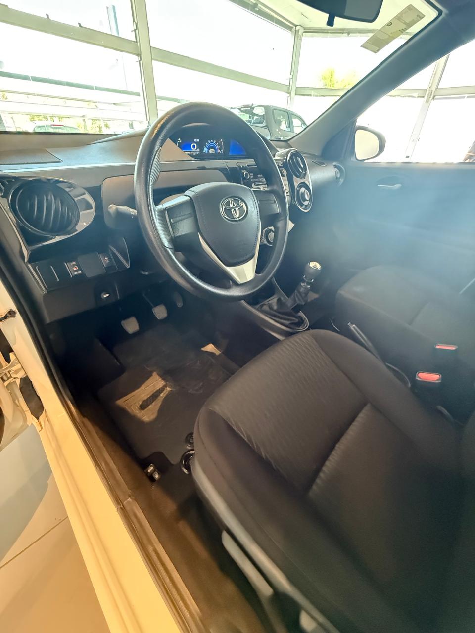 Toyota Etios 1.5 x MT6 4P