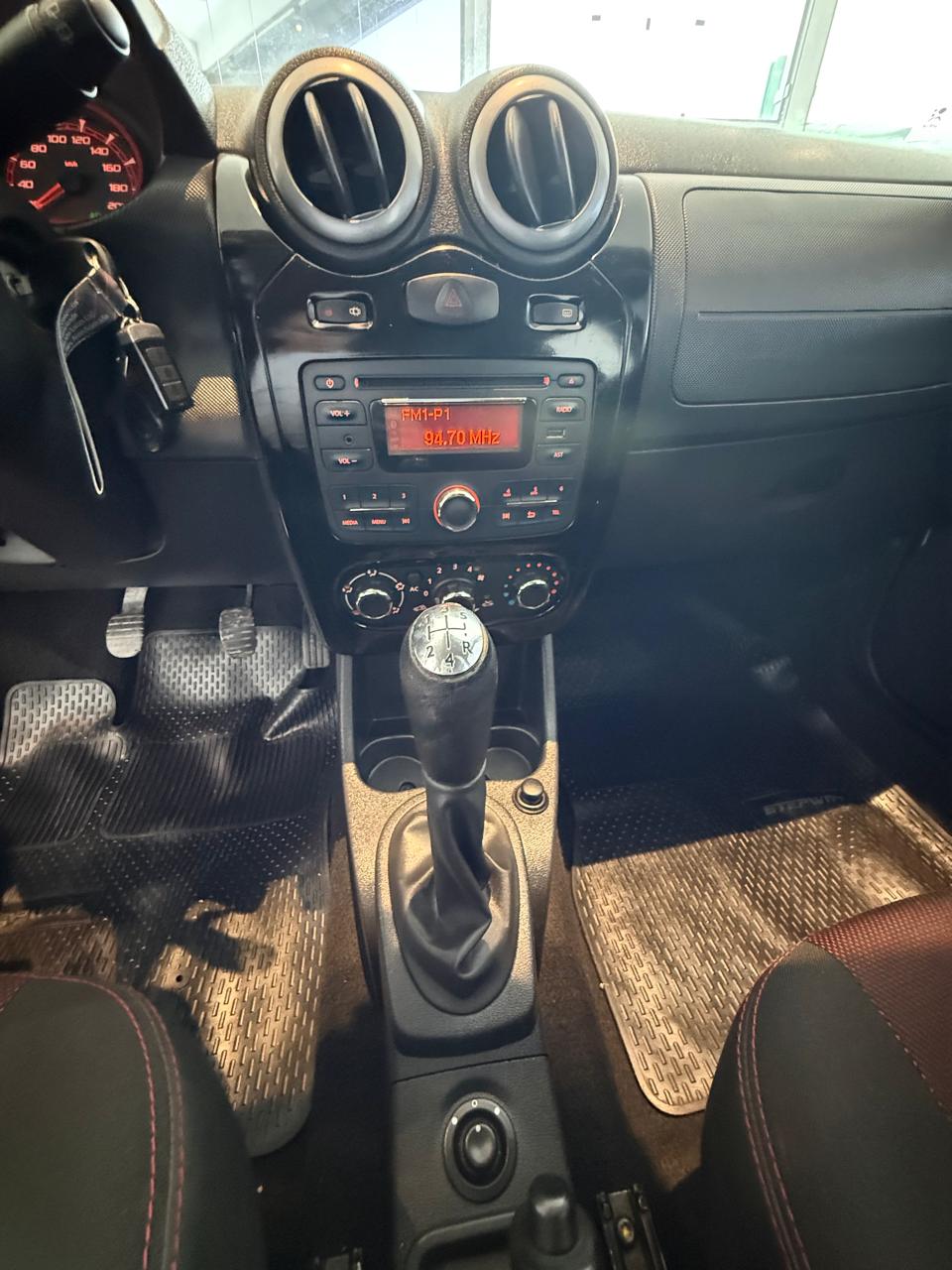 Renault Sandero Stepway 1.6 Dynamique l11