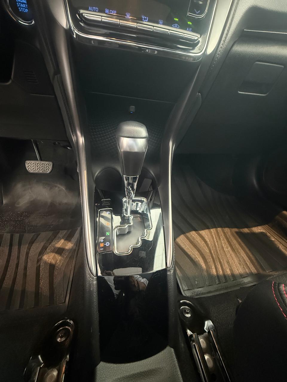 Toyota Yaris 1.5 s CVT 5P