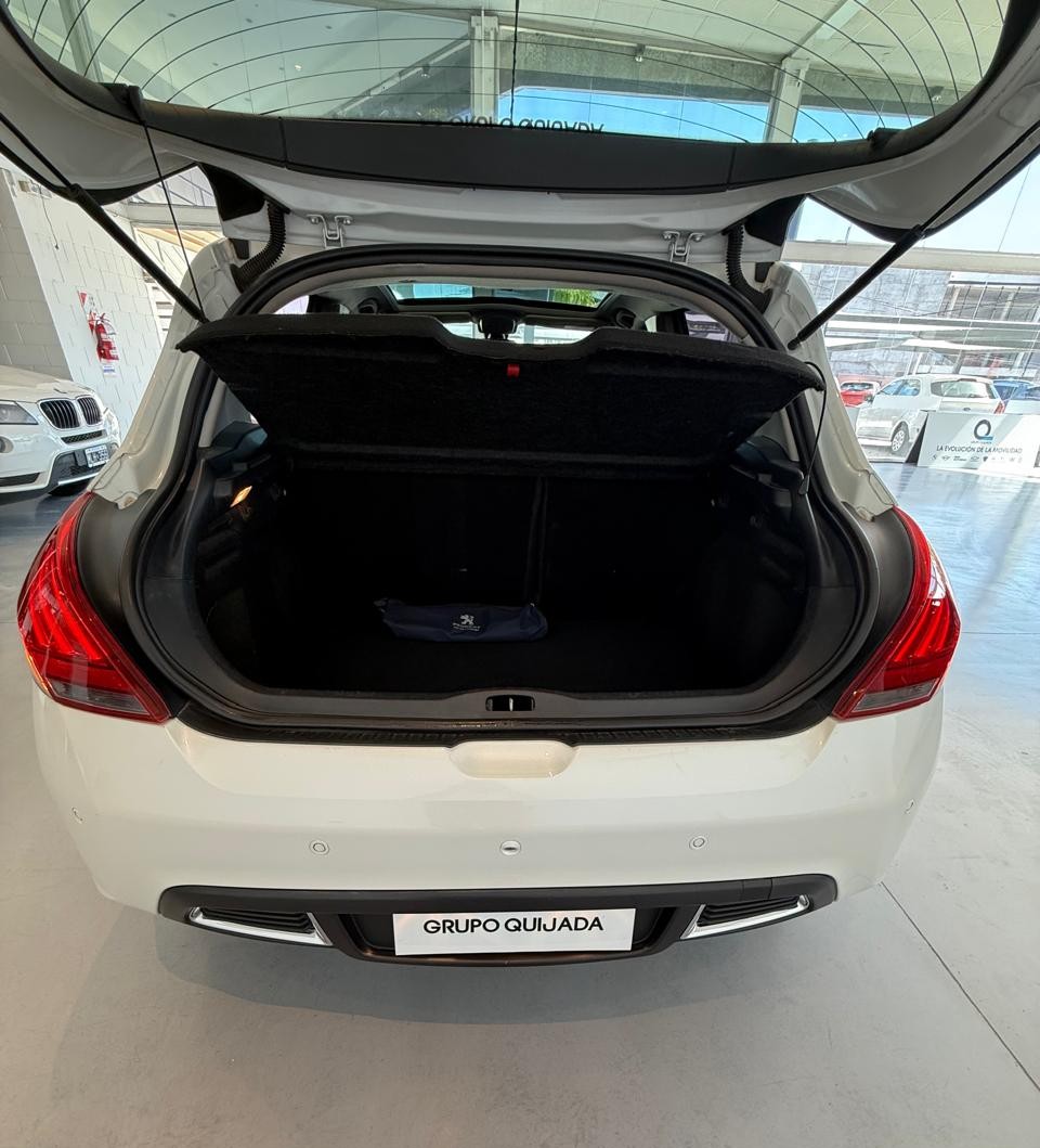 Peugeot 308 1.6 HDI Feline