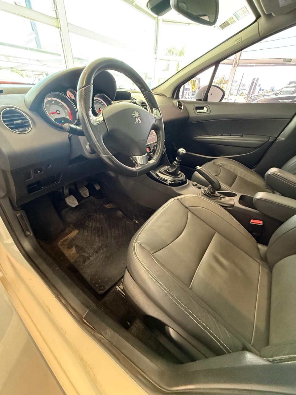 Peugeot 308 1.6 HDI Feline