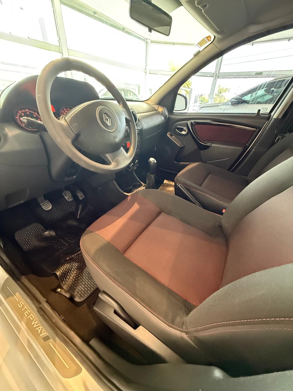 Renault Sandero Stepway 1.6 Dynamique l11