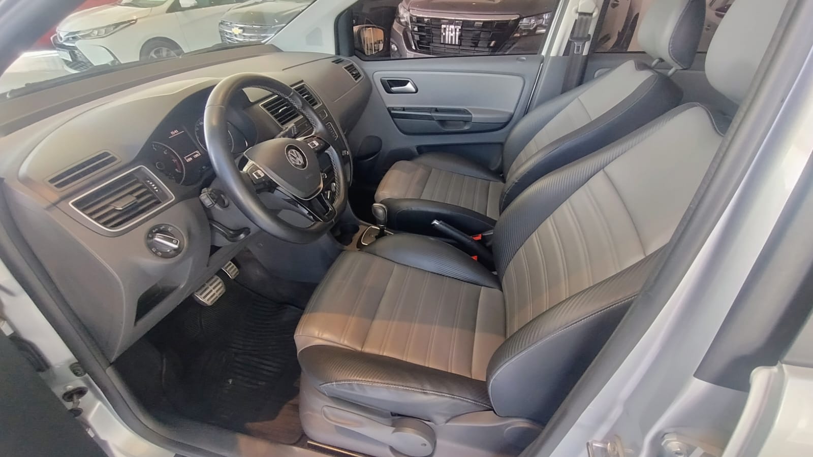 Volkswagen Suran 1.6 Highline i Motion l15