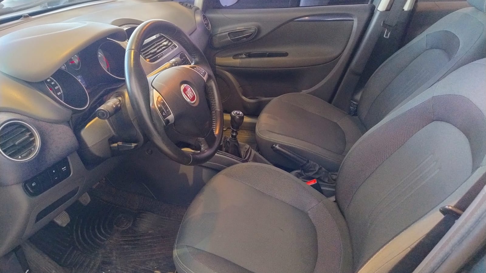 Fiat Punto 1.4 Attractive Uconnect l15