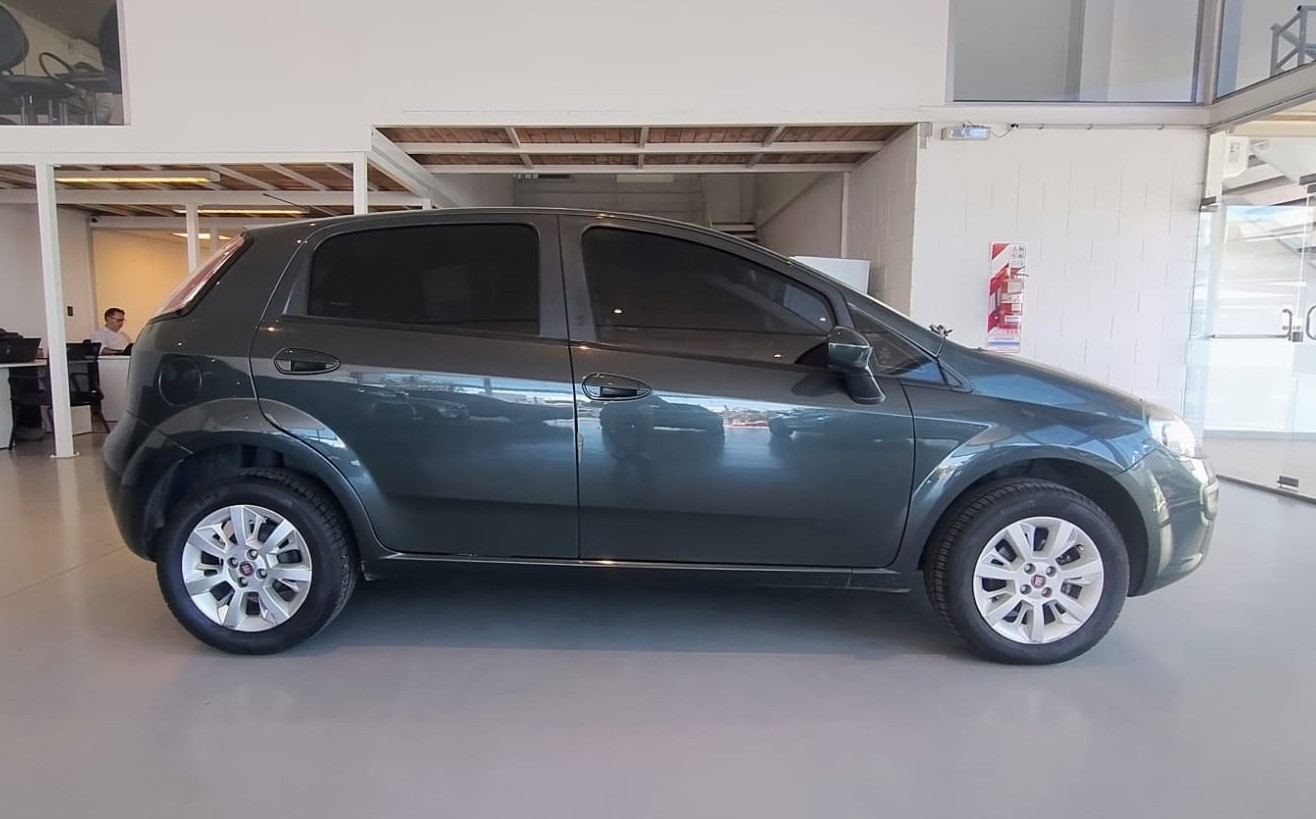 Fiat Punto 1.4 Attractive Uconnect l15