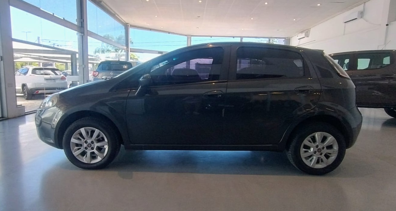 Fiat Punto 1.4 Attractive Uconnect l15