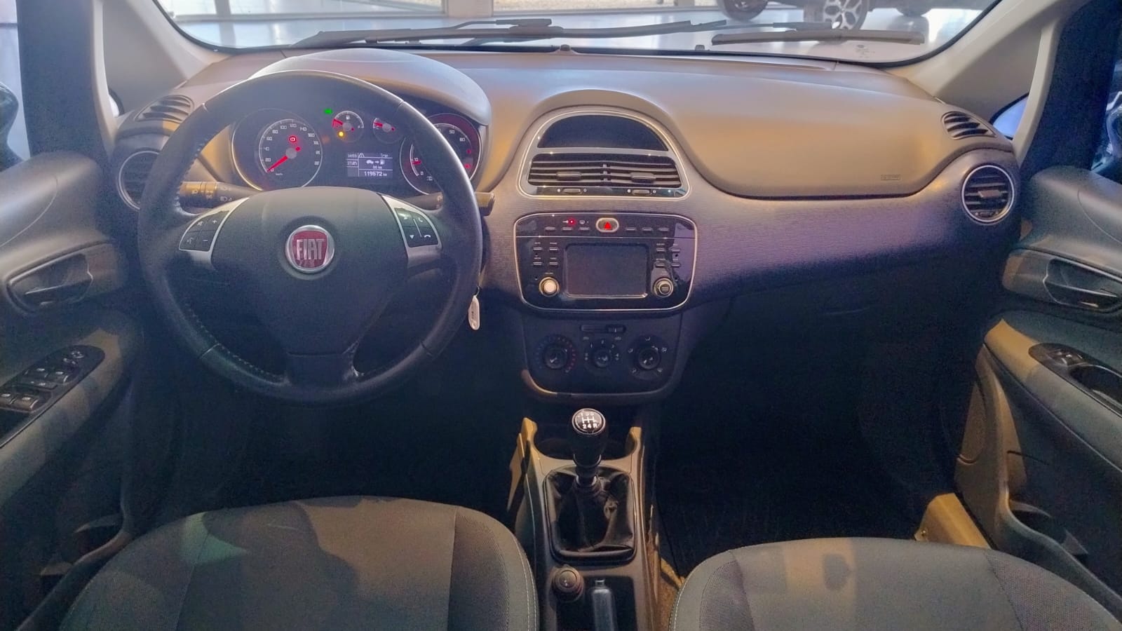 Fiat Punto 1.4 Attractive Uconnect l15