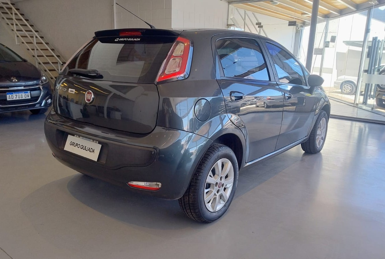Fiat Punto 1.4 Attractive Uconnect l15